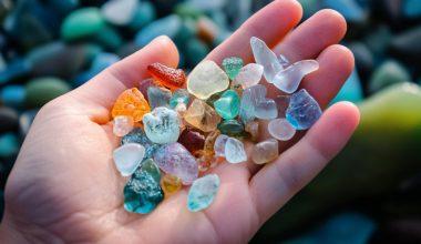 Ce cristale sunt recomandate pentru echilibrarea chakrei inimii?