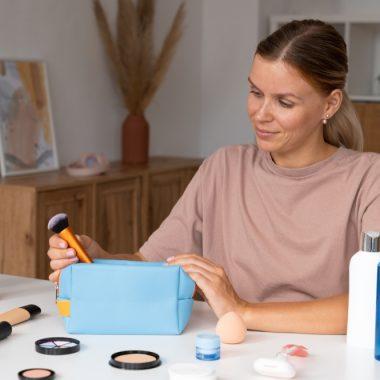 Se pot trimite produse cosmetice prin transport colete în Anglia?